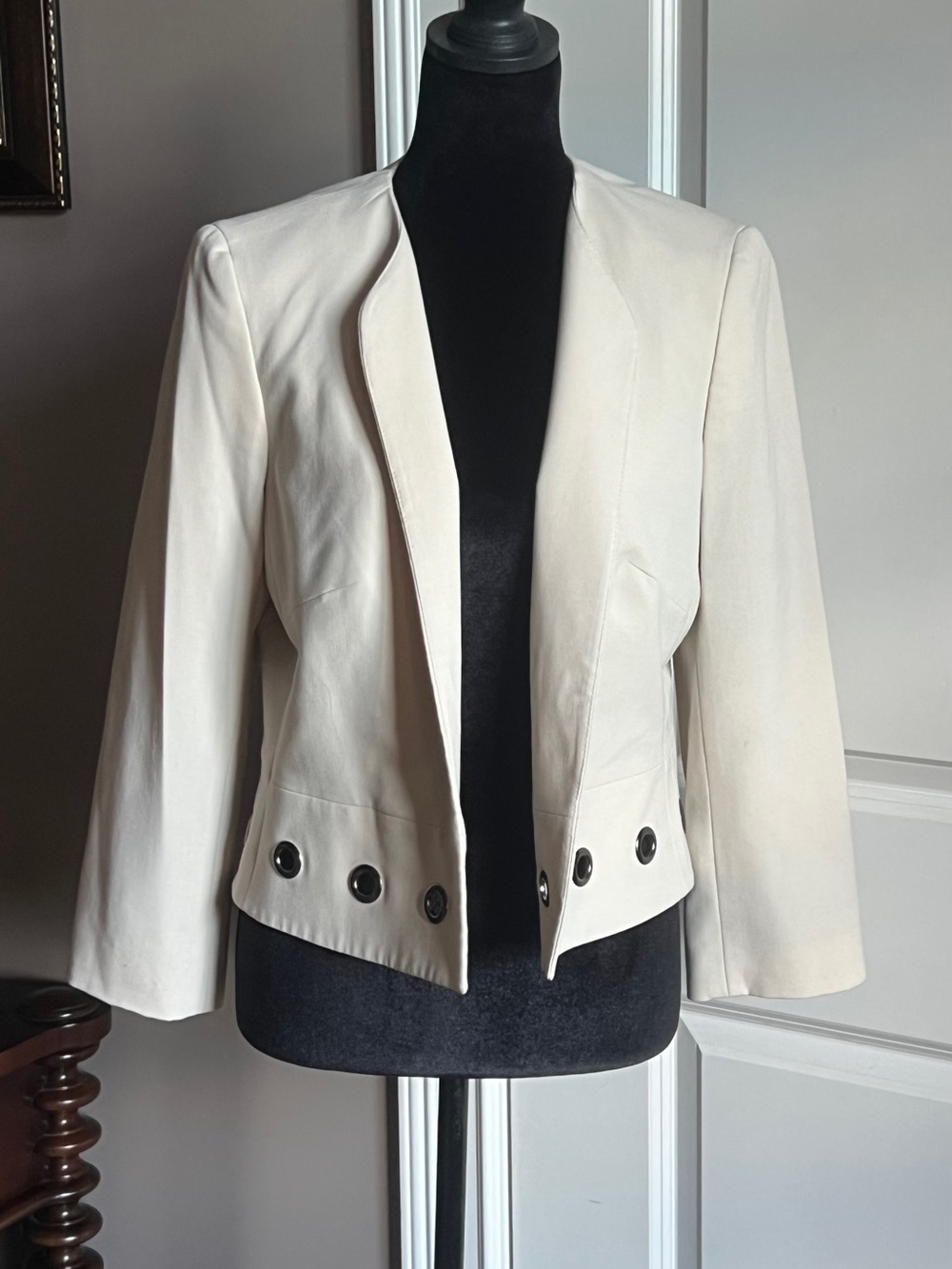Jones Studio Cream Open-Front Blazer with Grommet Detail